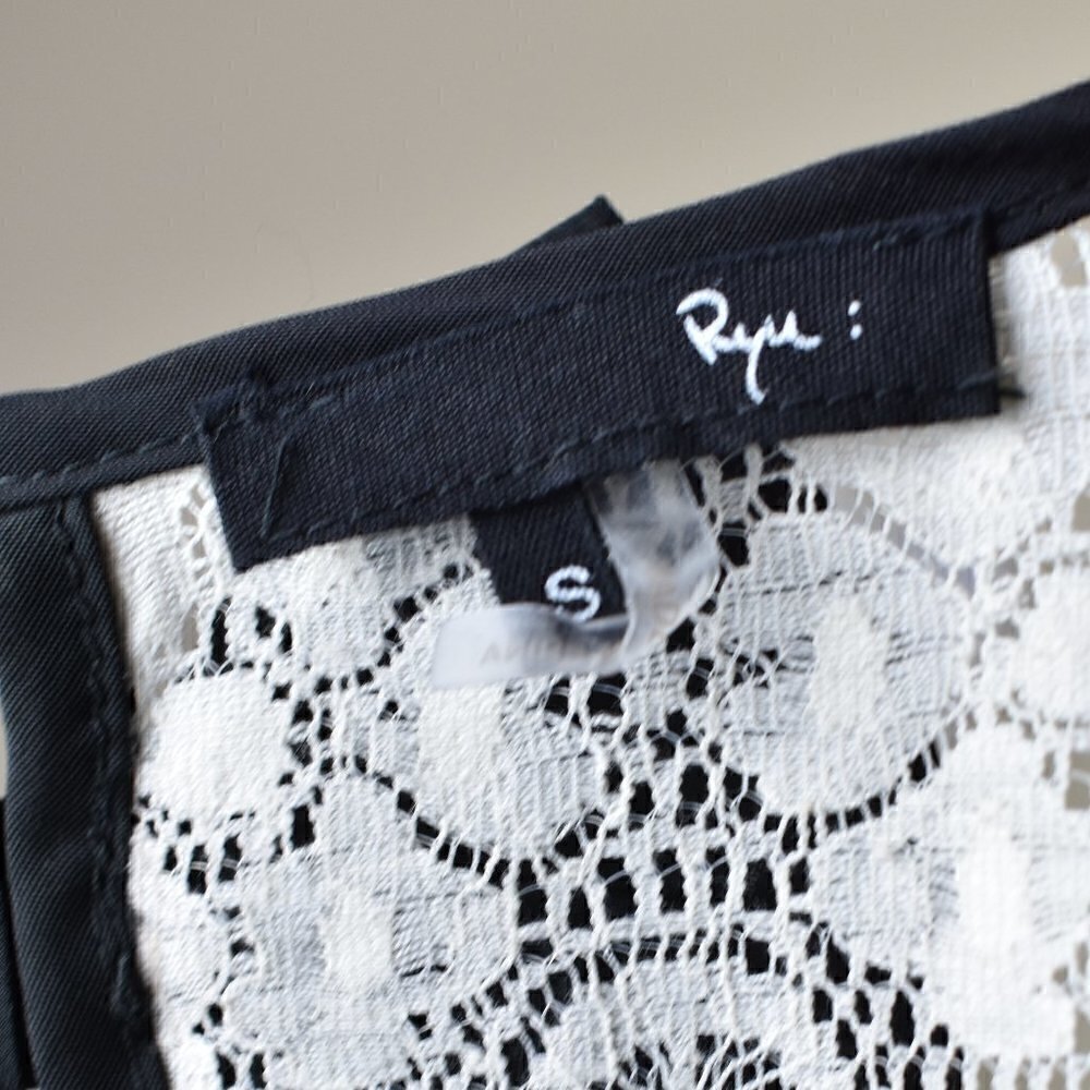 Ryu Bow Back Peplum Lace Top S - Picture 7 of 7